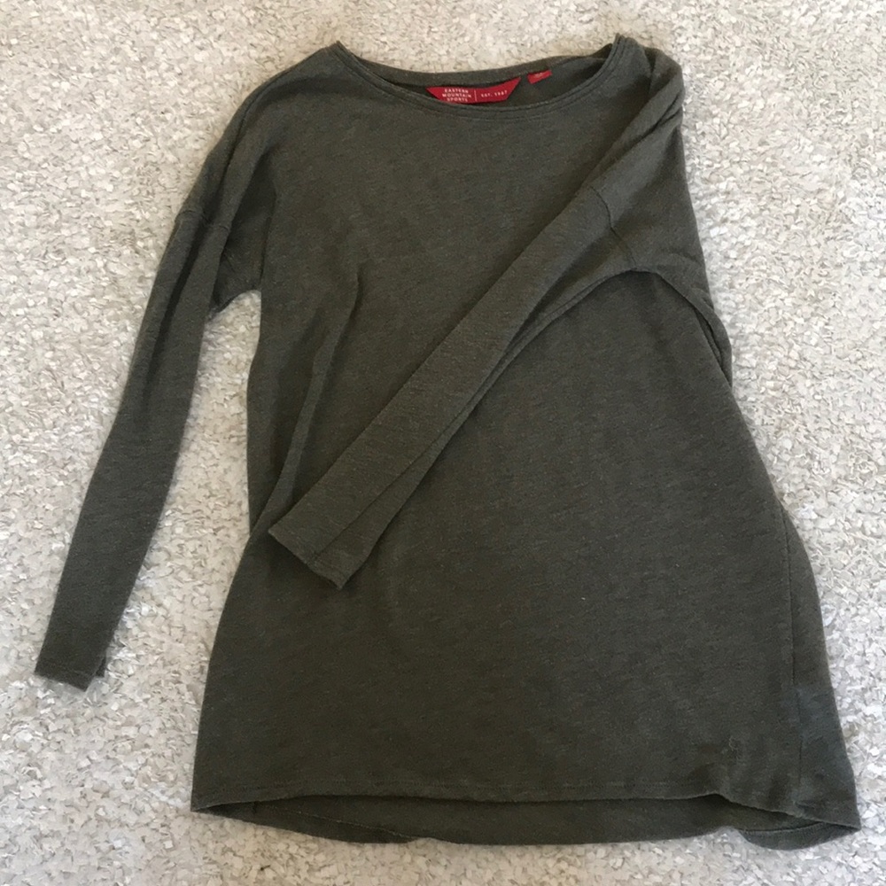 Green long sleeve shirt